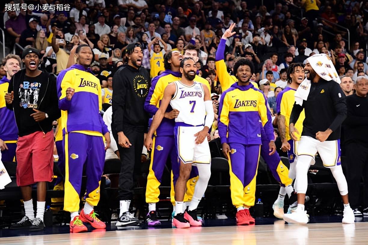 国脚单场助攻两次，带动全队节奏（国脚一战送出两助攻，盘活球队节奏）