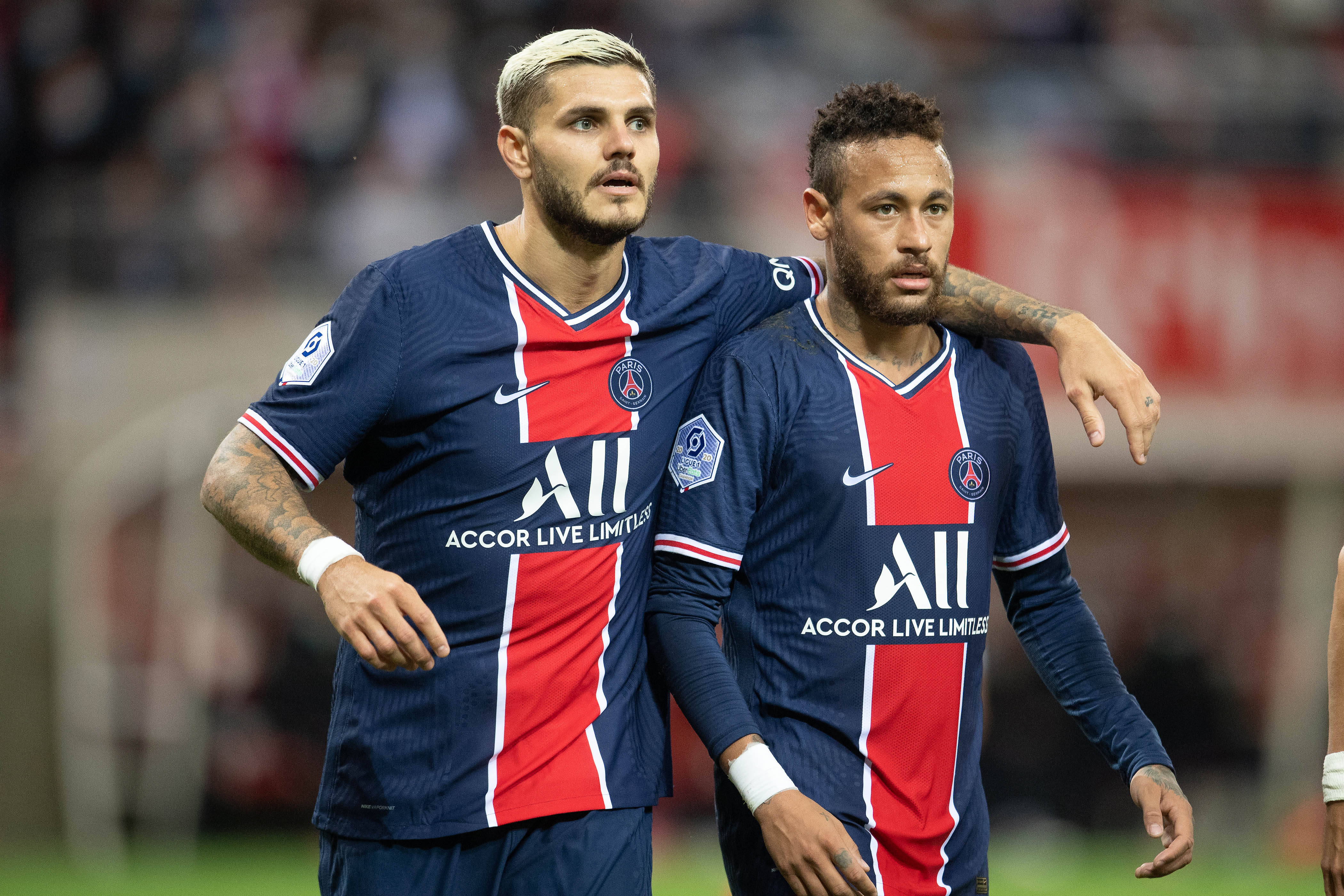 斯普利特：我们正在练习不同的防守策略，大家精神状态都很好（斯普利特：多种防守战术同步演练，全队士气高昂）