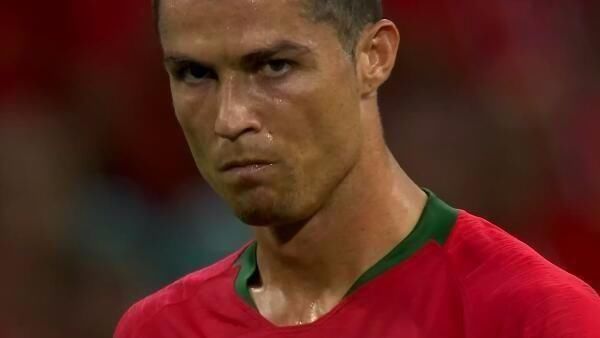 2026年美加墨世界杯扩军至48队，小组赛规则革新，淘汰赛对阵更复杂，传统强队与新势力激烈竞争。（2026美加墨世界杯扩军至48队：小组赛改制、淘汰赛更复杂，豪强与新势力激战升级）