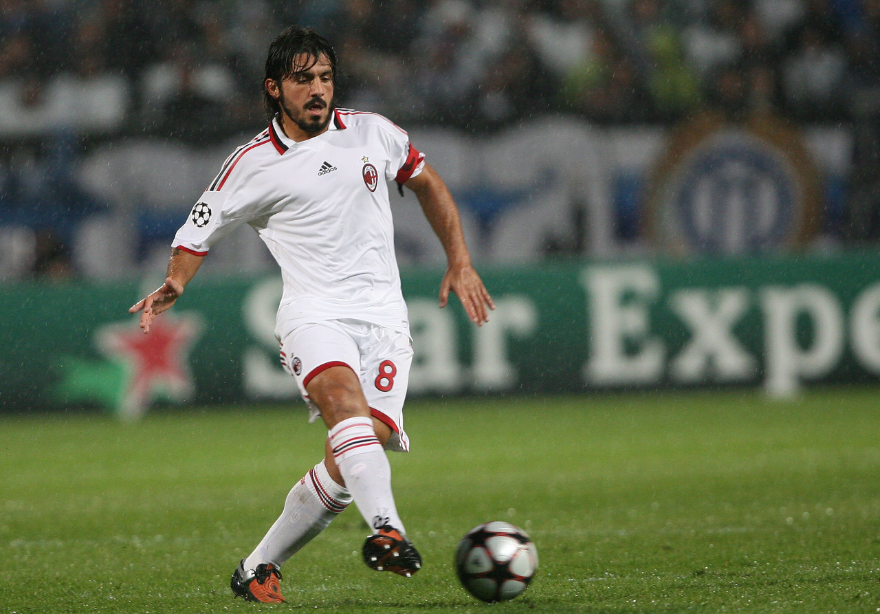 阿德里亚诺：感谢球迷还称我为皇帝；伊布是我合作过最强队友（阿德里亚诺致谢仍称其“皇帝”的球迷：伊布是我生涯最强队友）