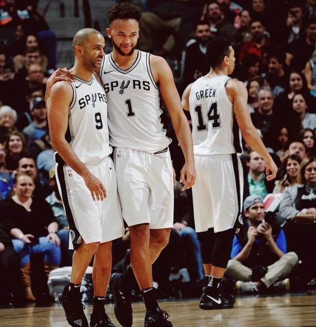 Shams：卡梅隆-约翰逊的右膝伤势将在4到6周后接受复查（Shams：卡梅隆-约翰逊右膝伤情预计4至6周后复查）