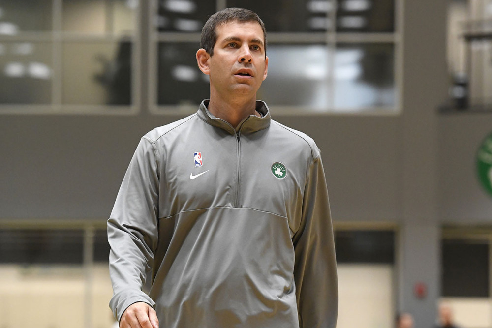 AC米兰通过老将策略增强阵容，引进莫德里奇和蒂亚戈-席尔瓦，弥补后防不足，延续稳定表现。（AC米兰老将加持：莫德里奇与蒂亚戈-席尔瓦加盟，补强后防延续稳定）